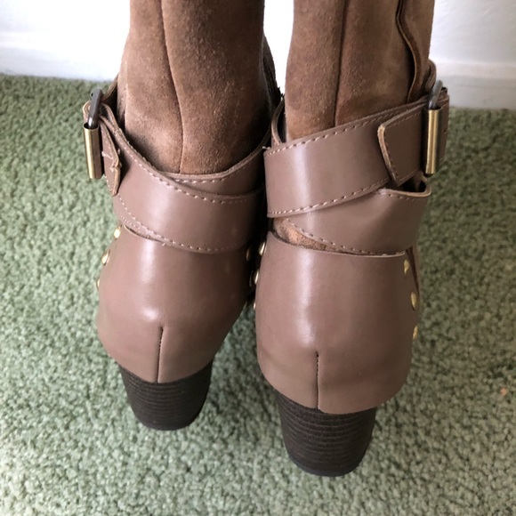 COPY - Fergie Lilith tall boot in Taupe suede/leather . - Picture 4 of 6